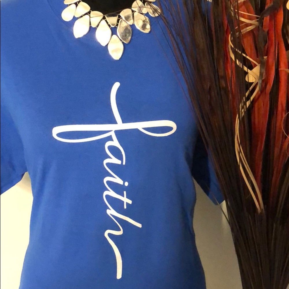 - White Glitter Faith T-shirt.
